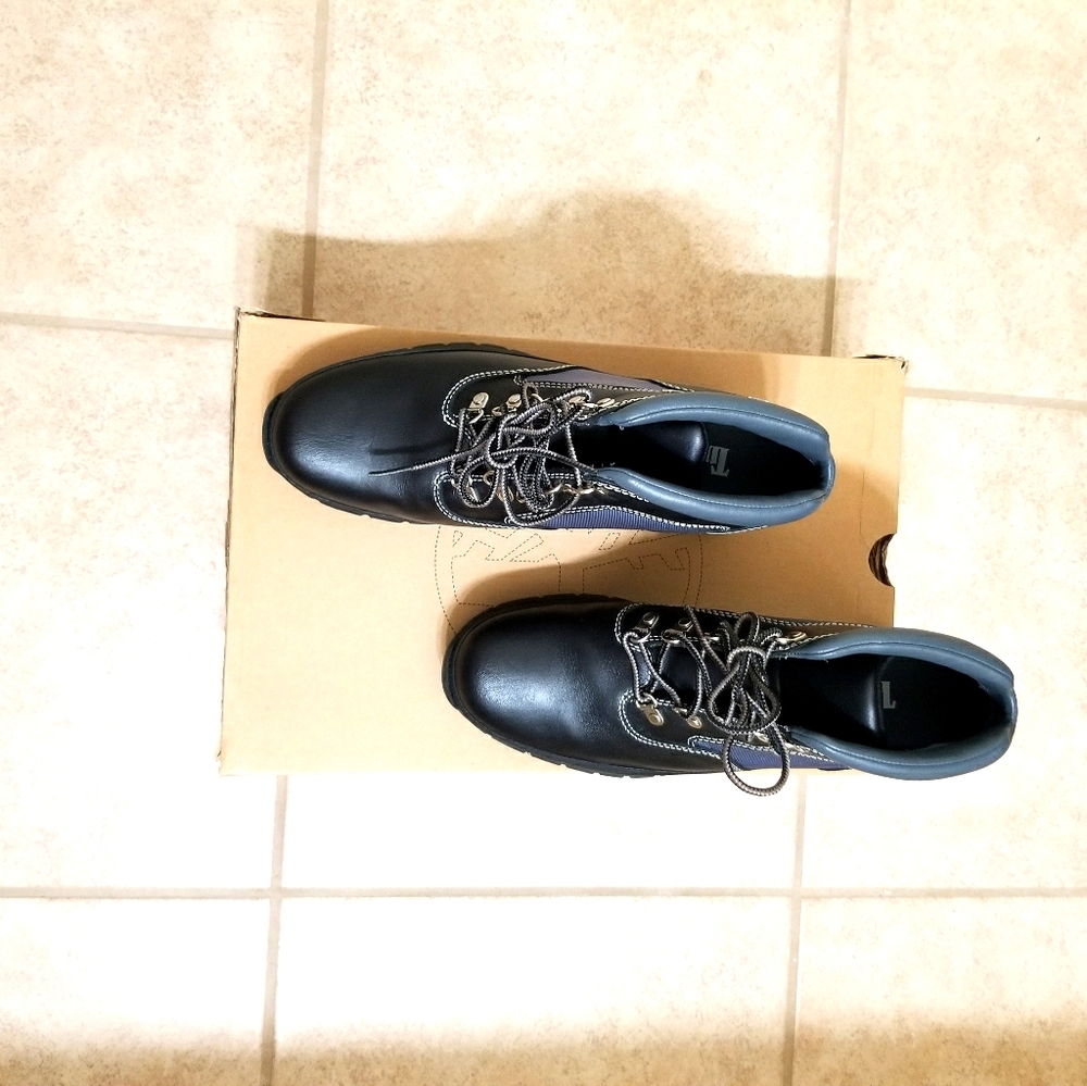 Timberland Shoes - Picture 15 of 16